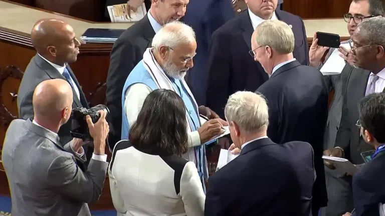 PM Modi in US Congress: అమెరికన్ కాన్సులేట్‌లో మోదీ క్రేజ్ నెక్ట్స్ లెవల్.. వీడియో చూస్తే అవాక్కవుతారు..